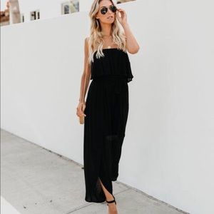 Black strapless, open leg jumper ✨